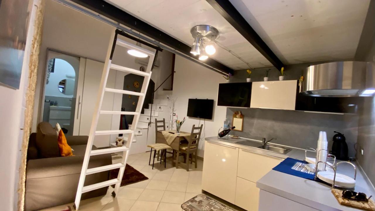 Zeus Charming Apartment Syracuse Bagian luar foto